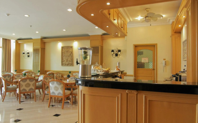 The Grand Dame Hotel