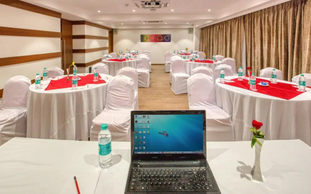 7 Apple Hotel - Viman Nagar Pune