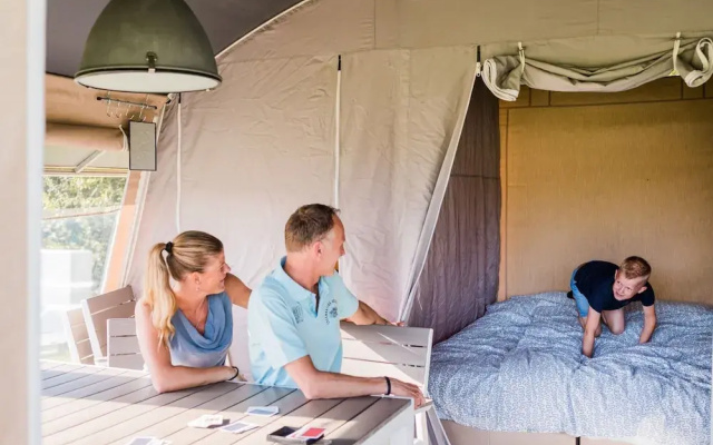 Lakefront Glamping w/ Pets