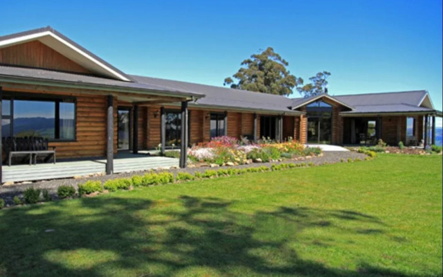 Saddle Hill Lodge