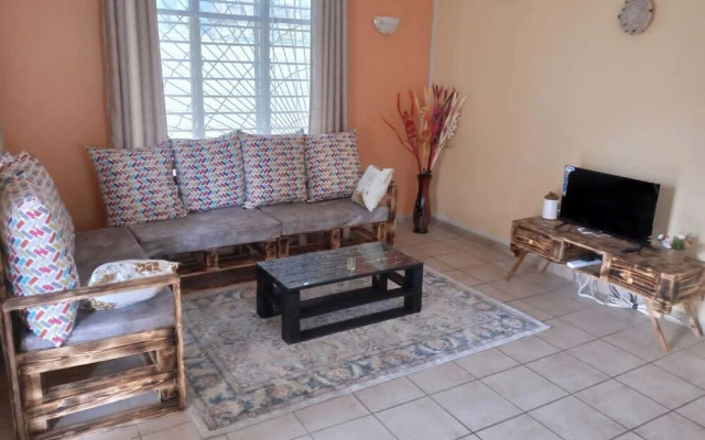 Stay.Plus Mtwapa Holiday Home