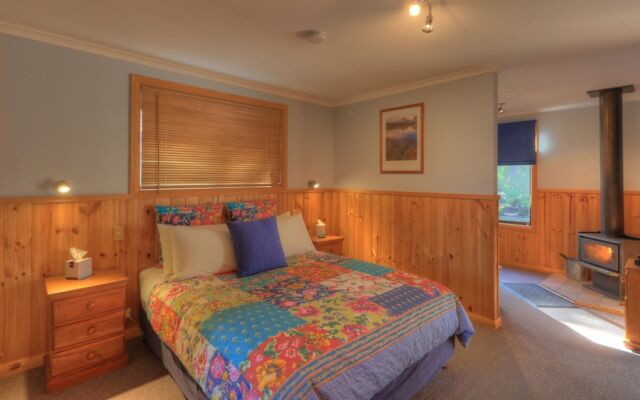 Derwent Bridge Chalets & Studios