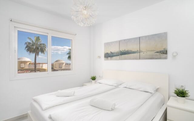 Terrific Bright Apartment with Private Terrace Ref 71