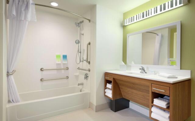 Home2 Suites by Hilton Roseville Minneapolis