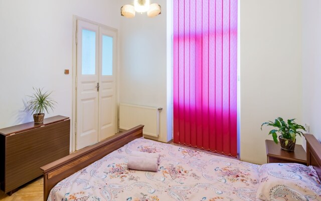 Three rooms on Hnatyuka 3