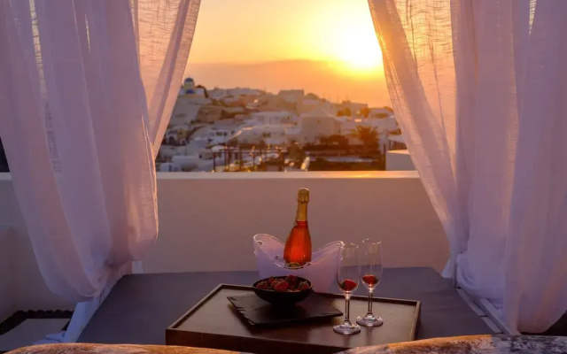 Nikos Villas
