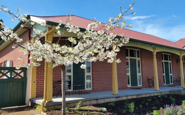 Orana House