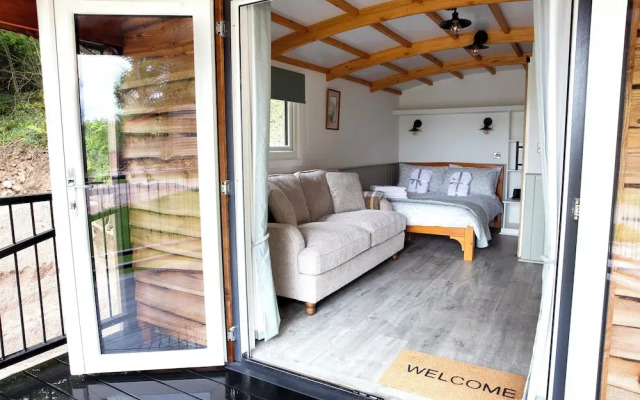 Wildwood Quarry Cabin - Pet Friendly - Sleeps 3/4