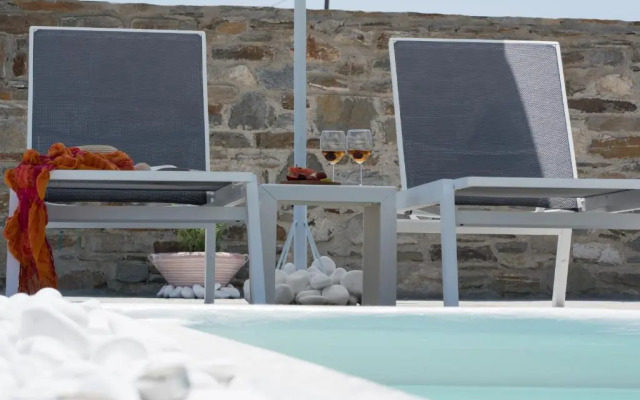 Parian White Luxury Apartments