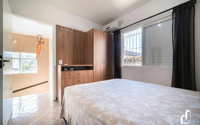 Casa 03 Dormitórios Climatizados com Berço Incluso