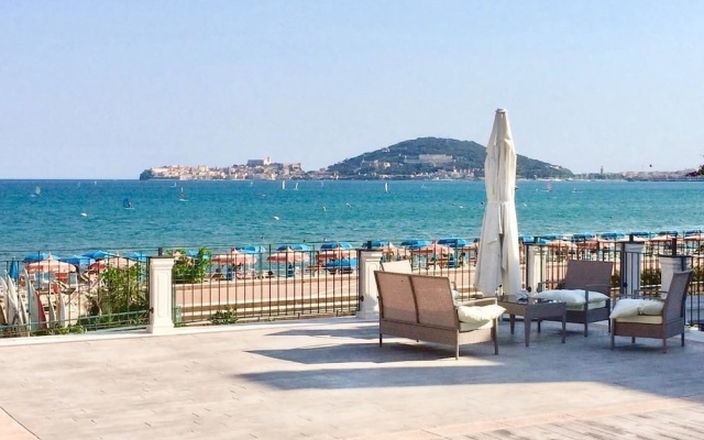 Klaton Beach Hotel