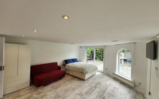 London Family Home-amazing Garden