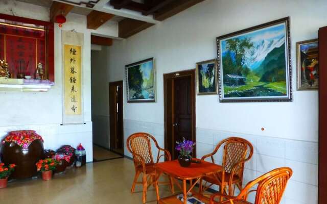 The Yangshuo Moon Resort