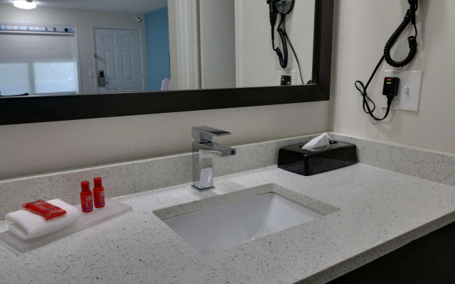 Travelodge by Wyndham Calhoun South I-75