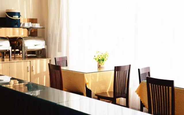 GreenTree Inn Heze Railway Station Hotel