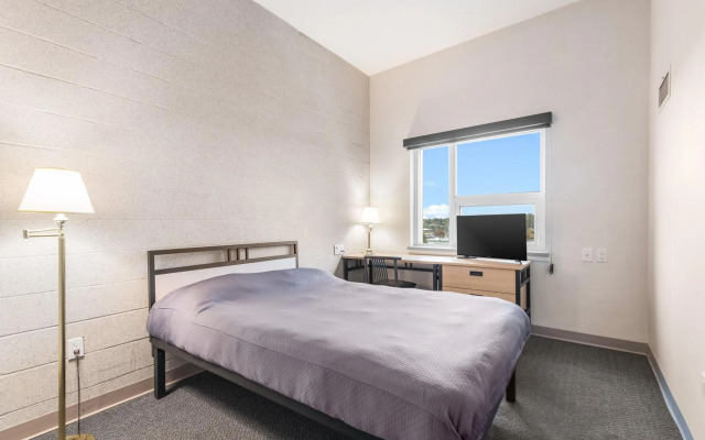 Residence & Conference Centre - Hamilton