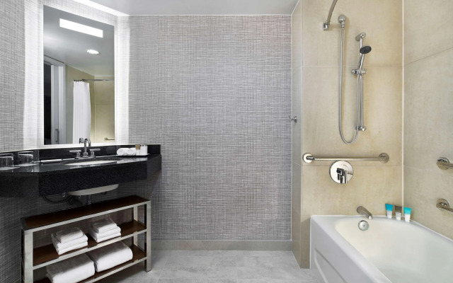 Hilton Fairfax