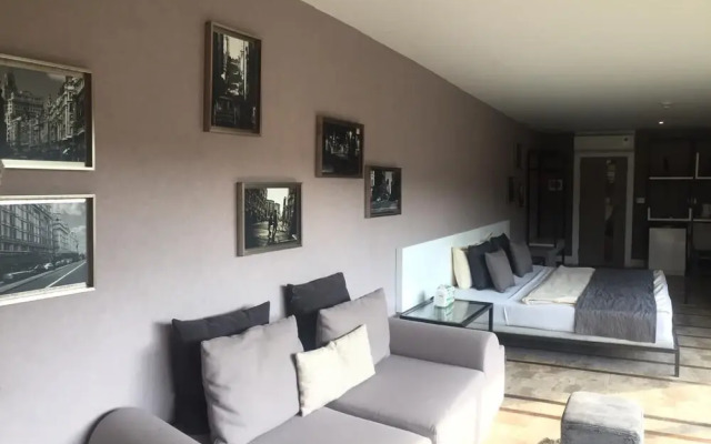 Four Seasons Hotel and Beach Resort