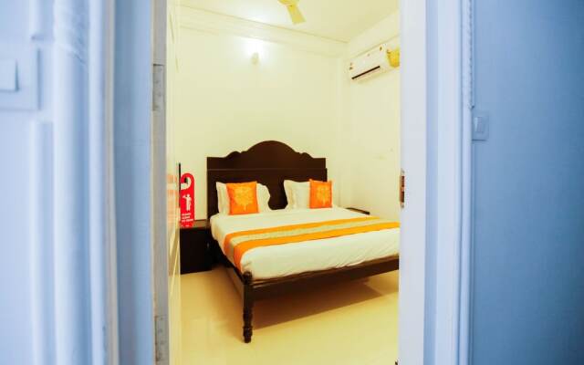OYO 4867 Royal Homes