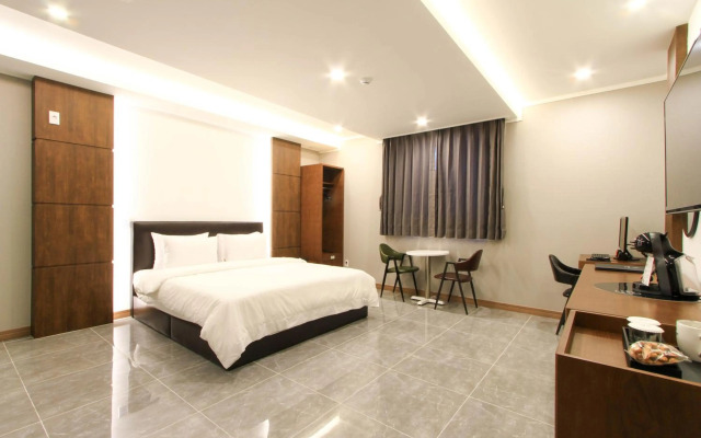 The King Hotel