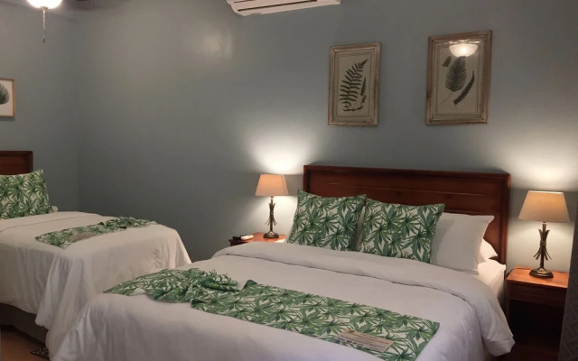 Espadilla Gardens Hotel