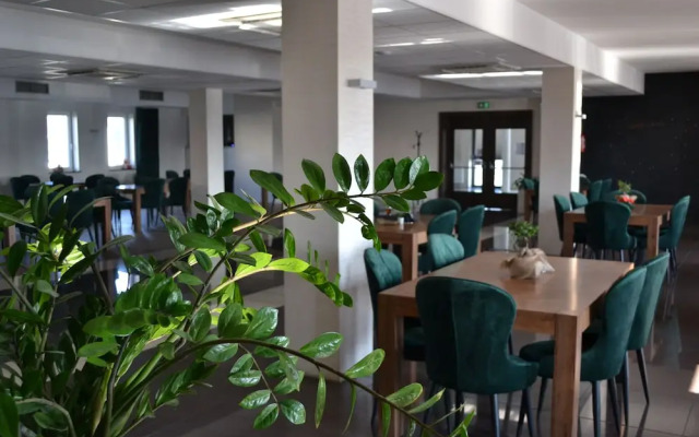 Hotel Świt