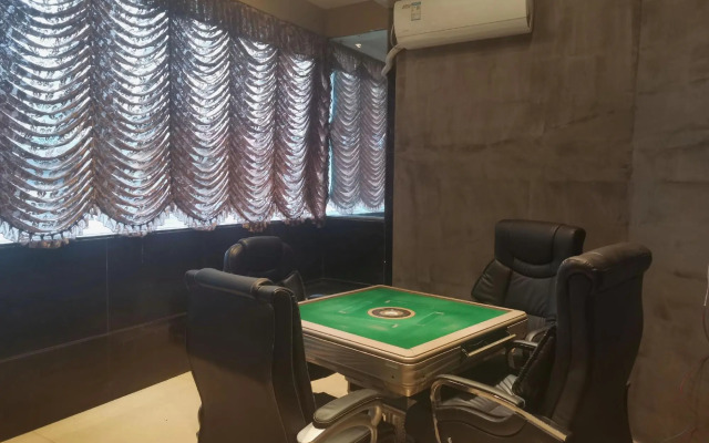 Ruian Shangpin E-sports Hotel