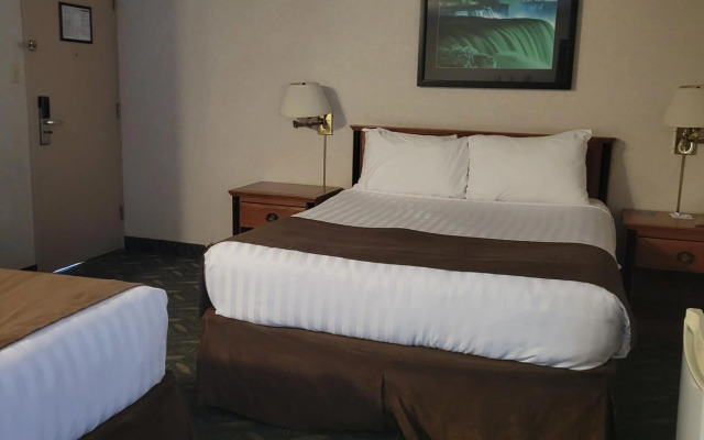 Travelodge by Wyndham Niagara Falls at the Falls