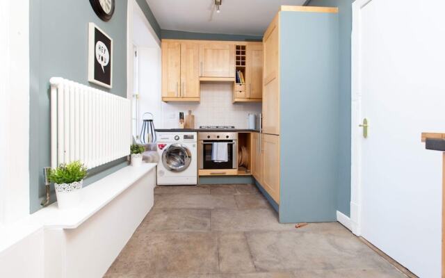 Spacious 4 Bedroom Apartment