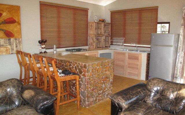 Caracal Lodge