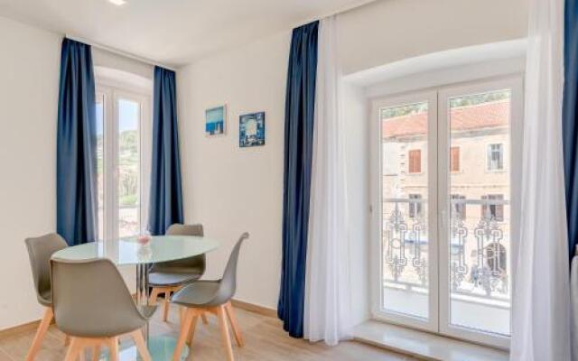 Apartments Villa Tudor