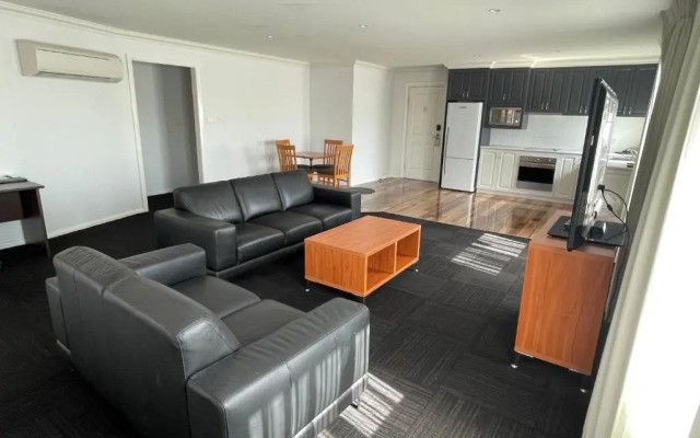 Best Western Charles Sturt Suites & Apartments