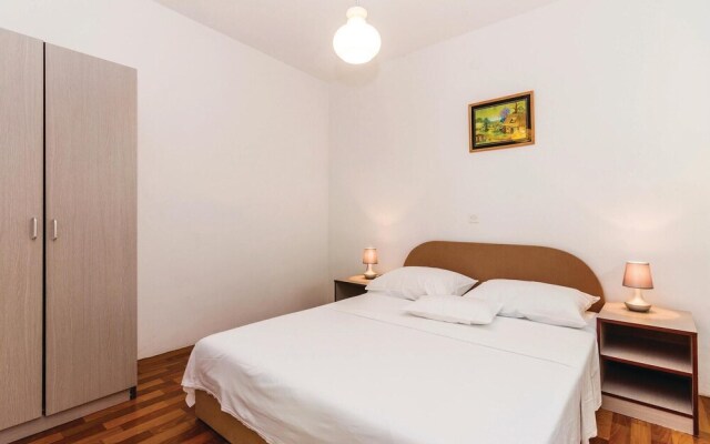 Stunning Apartment in Rovanjska With 3 Bedrooms