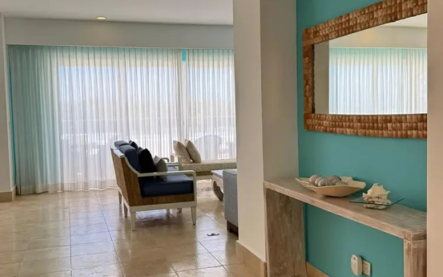 Apt w 2BR Ocean View Jacuzzi in Sotogrande