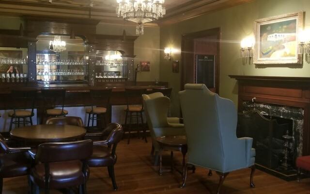 Downtown Guest Quarters Hotel