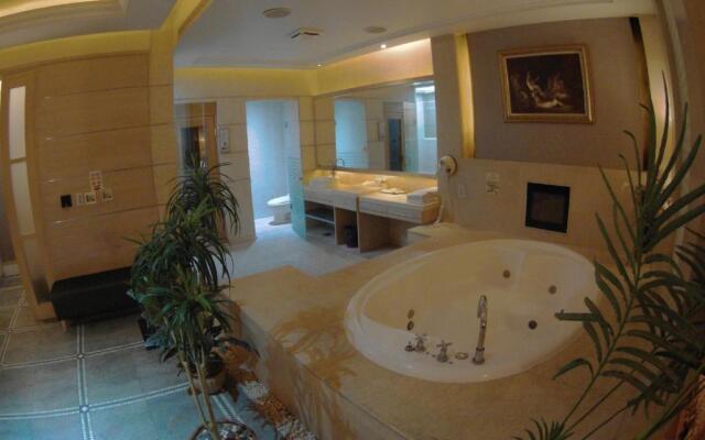 Changsing Business Motel