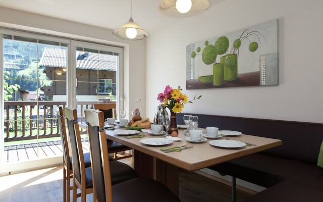 Chic Chalet near Ski Area in Bramberg am Wildkogel