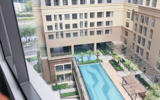 Ami Splendid Rooftop Garden