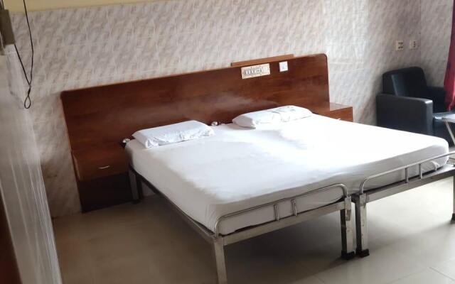 SPOT ON 82628 Mayura Guest House