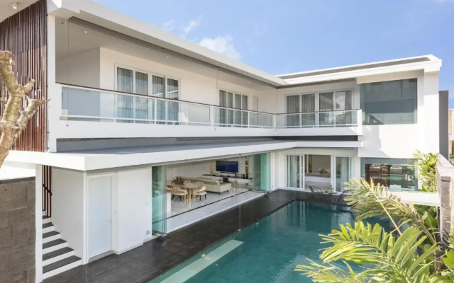 Villa Louis Legian by Nagisa Bali