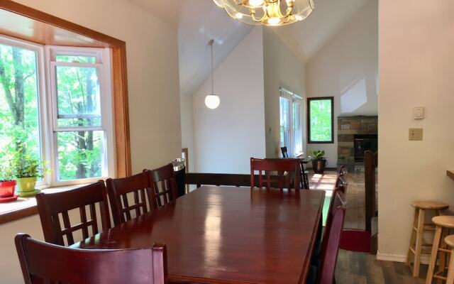 Beautiful Lakeside House Near Camelback