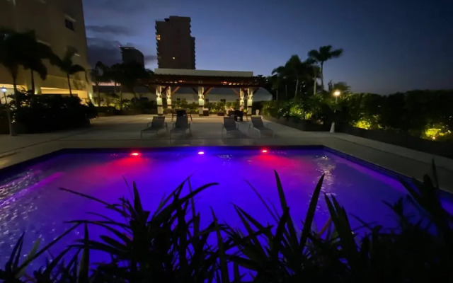 Spacious Apto With Spectacular Views Of The Beach