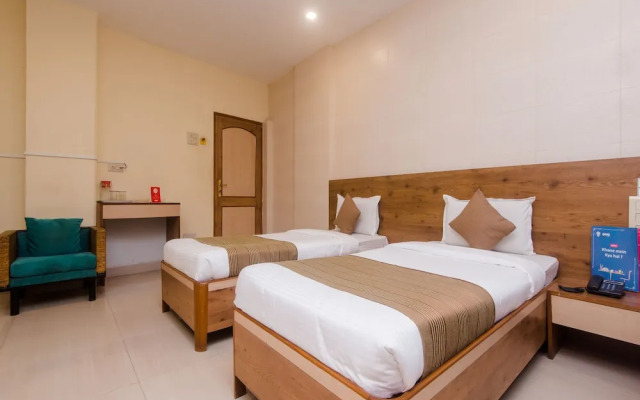 OYO 13105 Hotel Blue Diamond