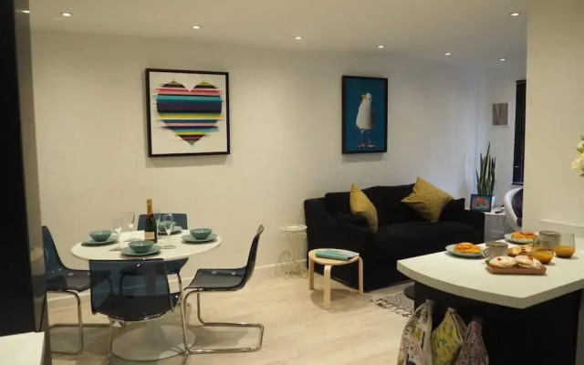 Beautiful 2BD Coastal Hideaway Central Worthing