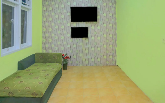Hotel O Bogor near Kebun Raya Bogor formerly Guest House Saputra – Guest Rooms – Bogor