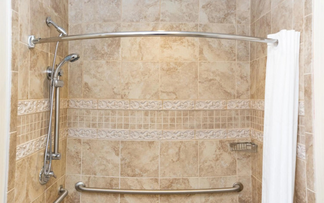 The Mount Vernon Grand Hotel