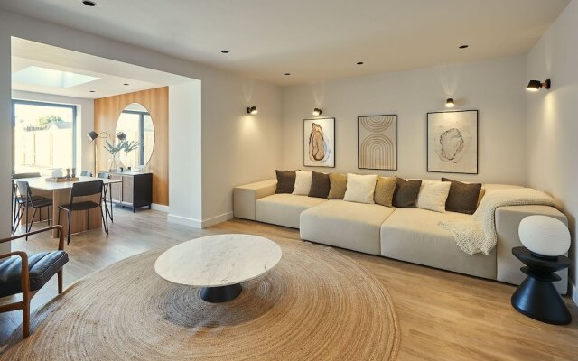 Host Stay Taylor Street