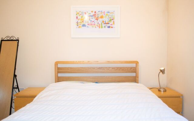 Bright 2 Bedroom Flat With Parking in Oxford