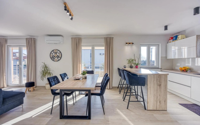 Holiday House Sunrise