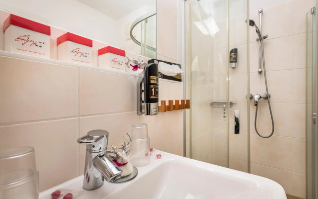 EnjoyTheAlps - SKI in-SKI out